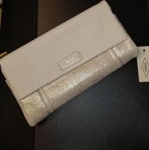 Fossil wallet